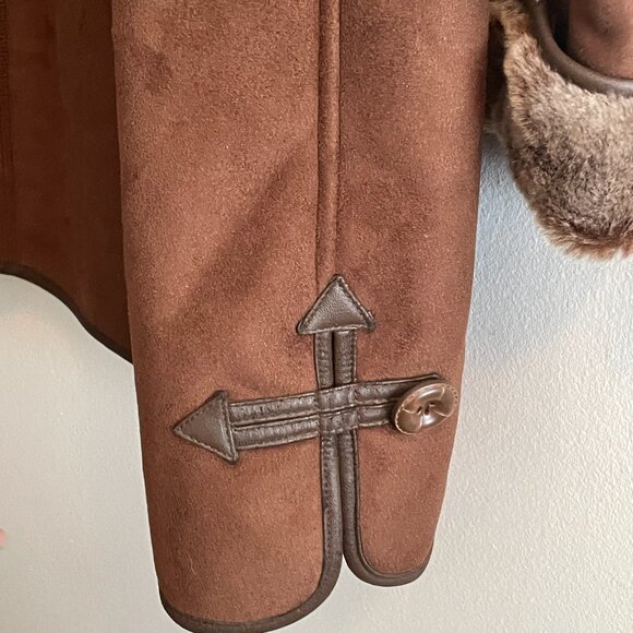 Fen-Nelli Studio Shearling Coat - Picture 4 of 8